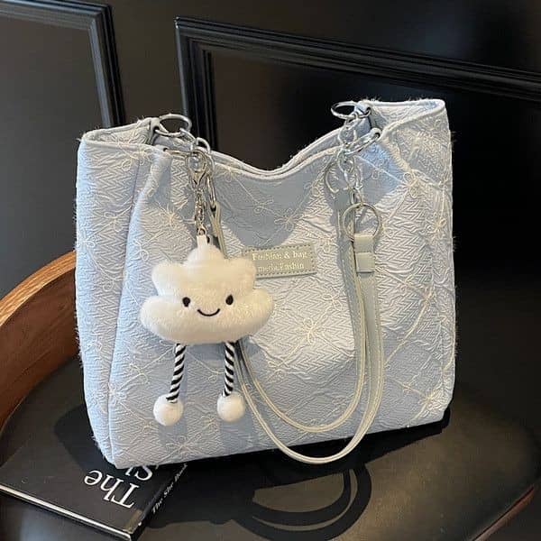 Versa Cloud Leather Tote